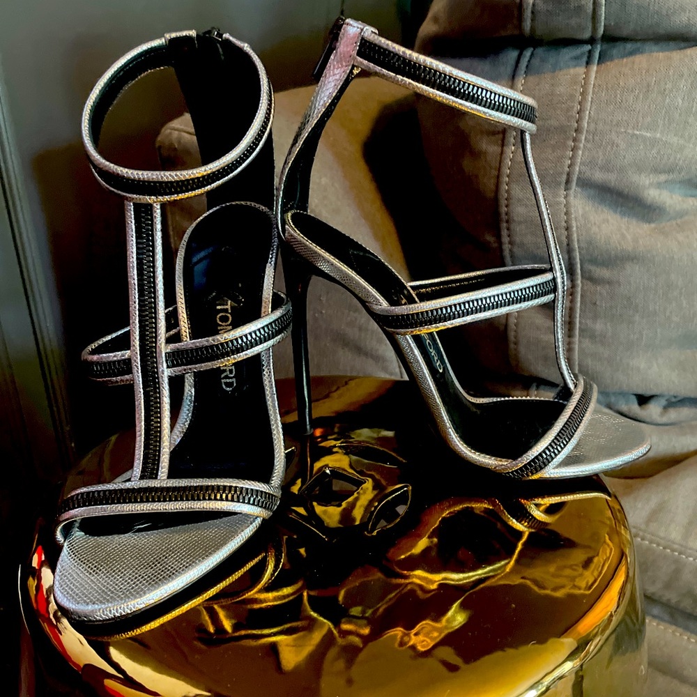 Tom Ford 4” heels in silver faux snake leather pattern w/ black zipper straps